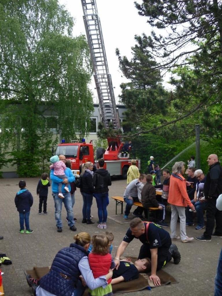 768 Drehleiter mit zwei Stationen