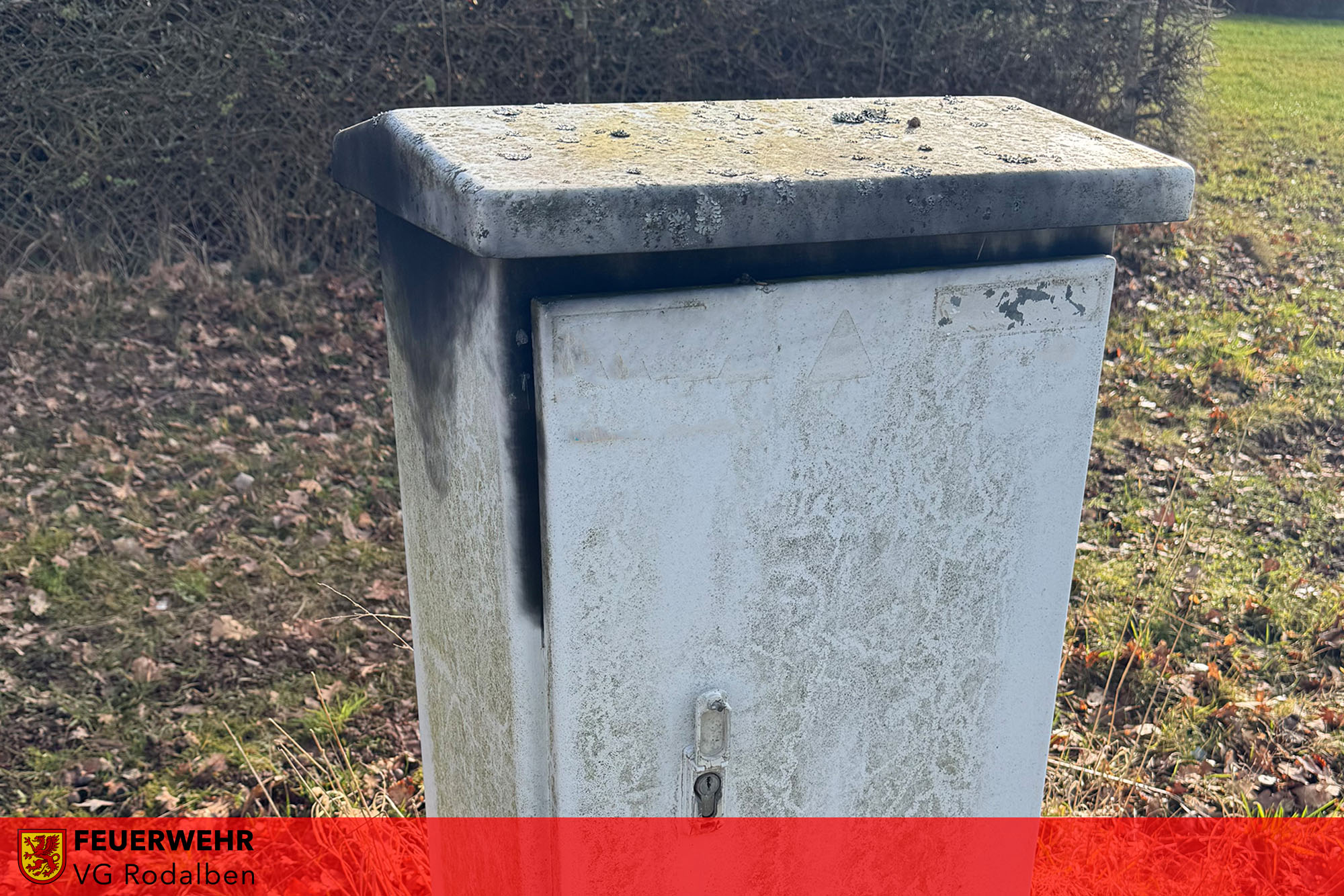 Brennender Stromkasten im freien