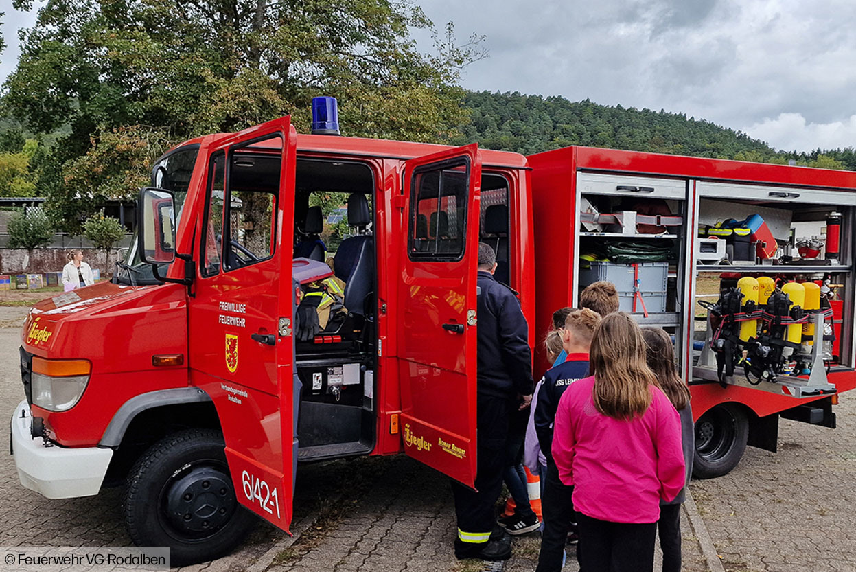 Brandschutzerziehung Grundschule Merzalben Beschädigte Gasleitung in der Straße