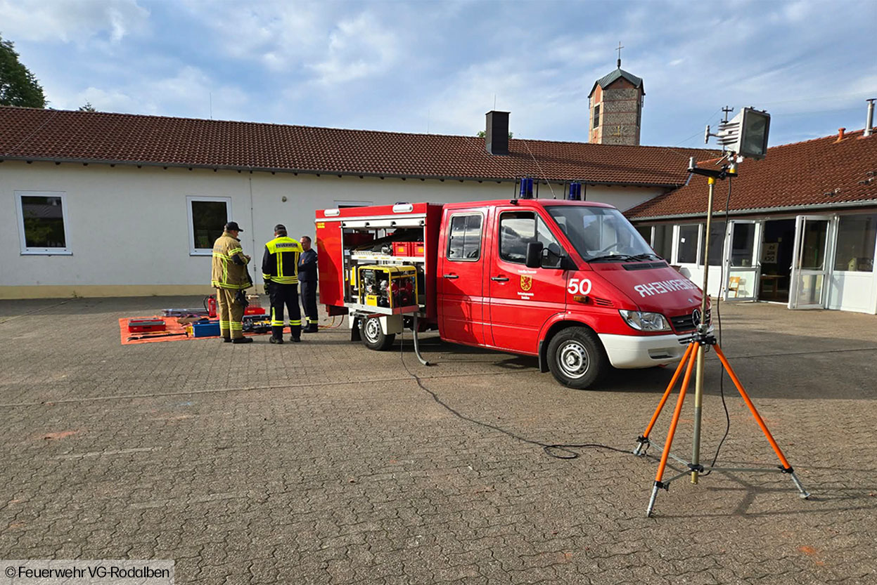 Brandschutzerziehung Grundschule Merzalben Beschädigte Gasleitung in der Straße
