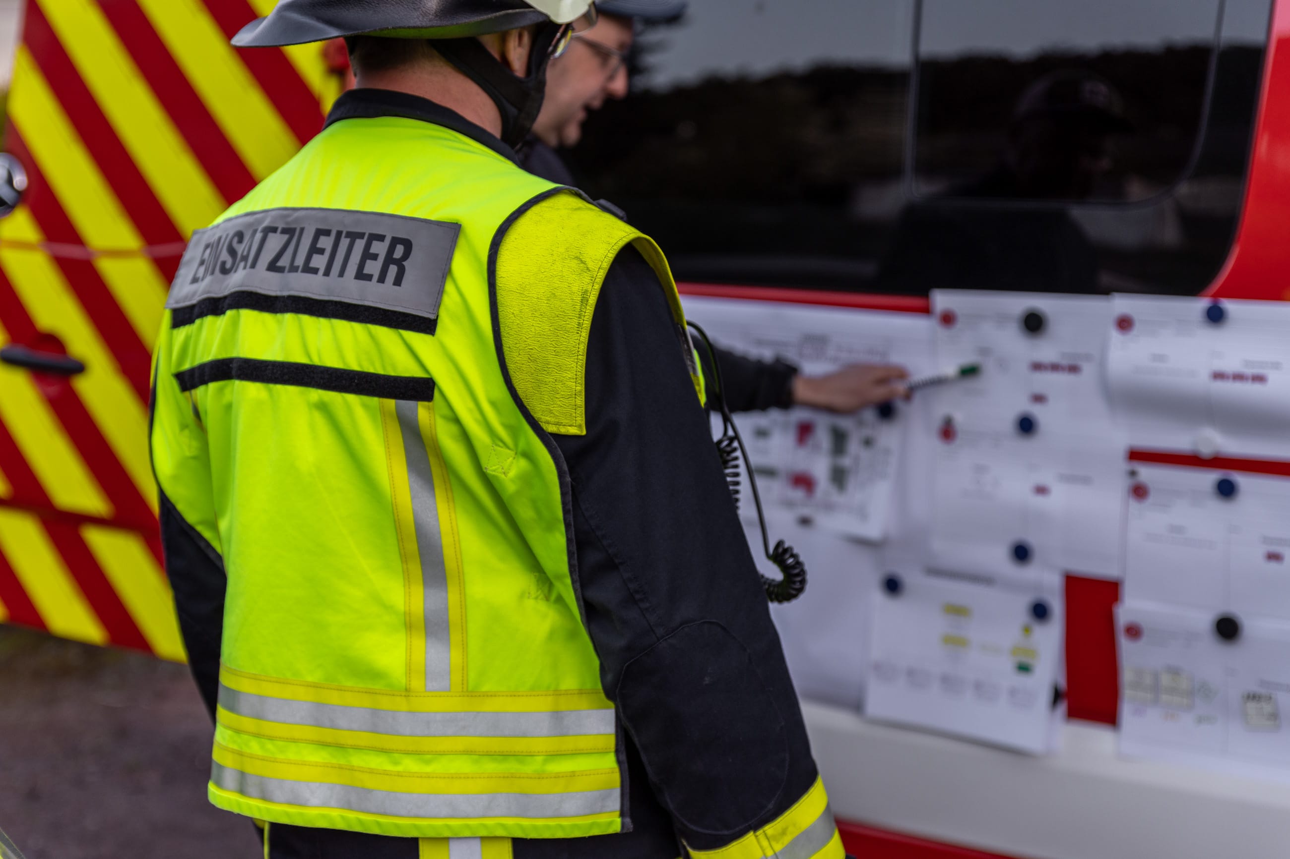 Beschädigte Gasleitung in der Straße Beschädigte Gasleitung in der Straße